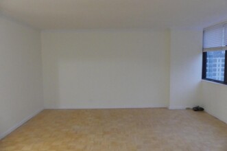 270 Marin Blvd in Jersey City, NJ - Building Photo - Building Photo