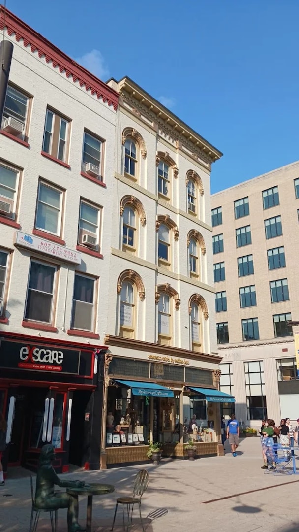 102 N Tioga St, Unit 4