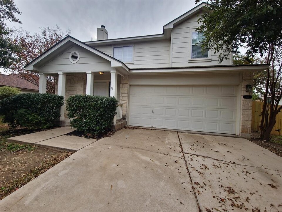 107 Orange Tree Ln in Georgetown, TX - Building Photo