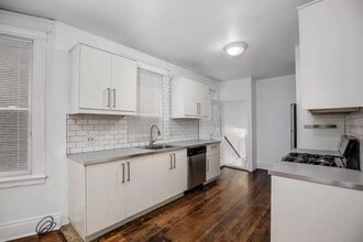 218 E 50th St, Unit 3 in New York, NY - Foto de edificio - Building Photo