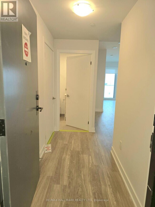 430-2430 Square One Dr in Mississauga, ON - Building Photo - Building Photo