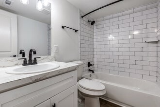 KC Flats in Kenneth City, FL - Building Photo - Interior Photo