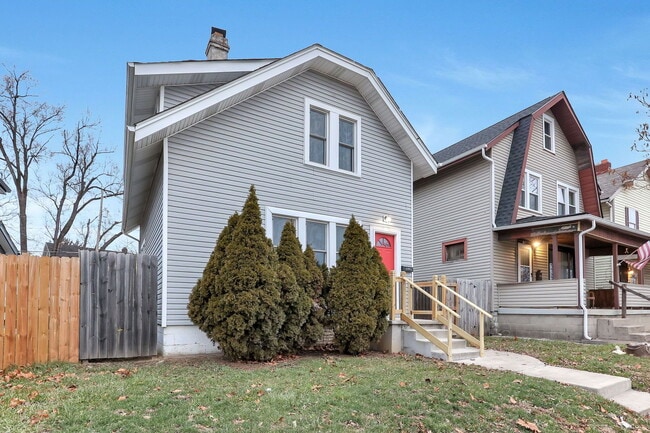 2107 Cleveland Ave in Columbus, OH - Building Photo - Building Photo