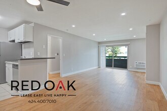 1200 N Olive Dr in West Hollywood, CA - Building Photo - Building Photo