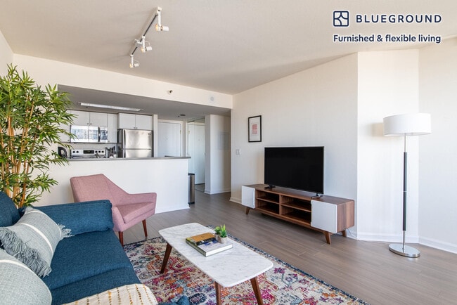 2 Townsend St in San Francisco, CA - Building Photo - Building Photo