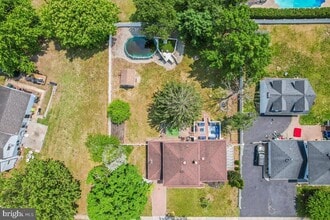 50 Burton Dr in Howell, NJ - Building Photo - Building Photo