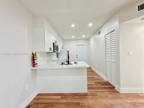 4801 NW 33rd Ave in Miami, FL - Building Photo - Building Photo