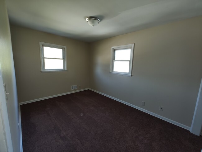 4805 38th Ave, Unit UPPER in Kenosha, WI - Building Photo - Building Photo