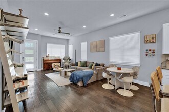 228 Wimberly St in Fort Worth, TX - Foto de edificio - Building Photo
