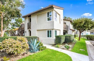 12 Corniche Dr in Dana Point, CA - Building Photo