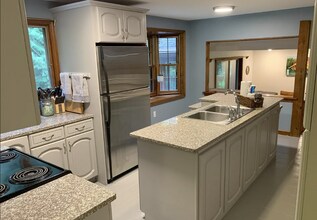 47 Pine Knoll Rd in Lenox, MA - Building Photo - Building Photo