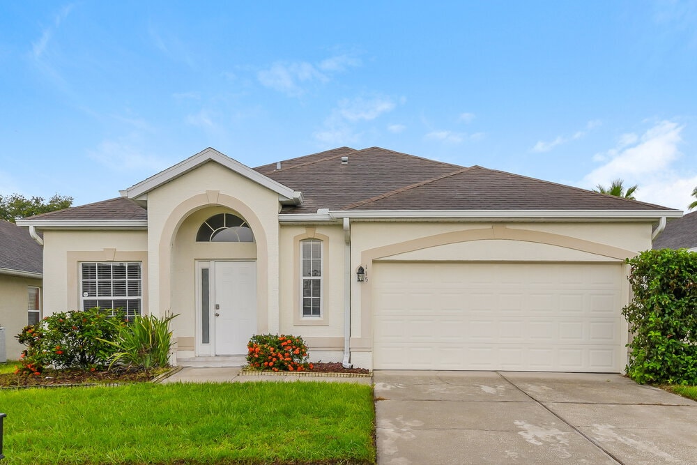 115 Cork Way in Davenport, FL - Building Photo