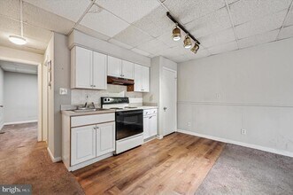 271 N Wycombe Ave in Lansdowne, PA - Building Photo - Building Photo