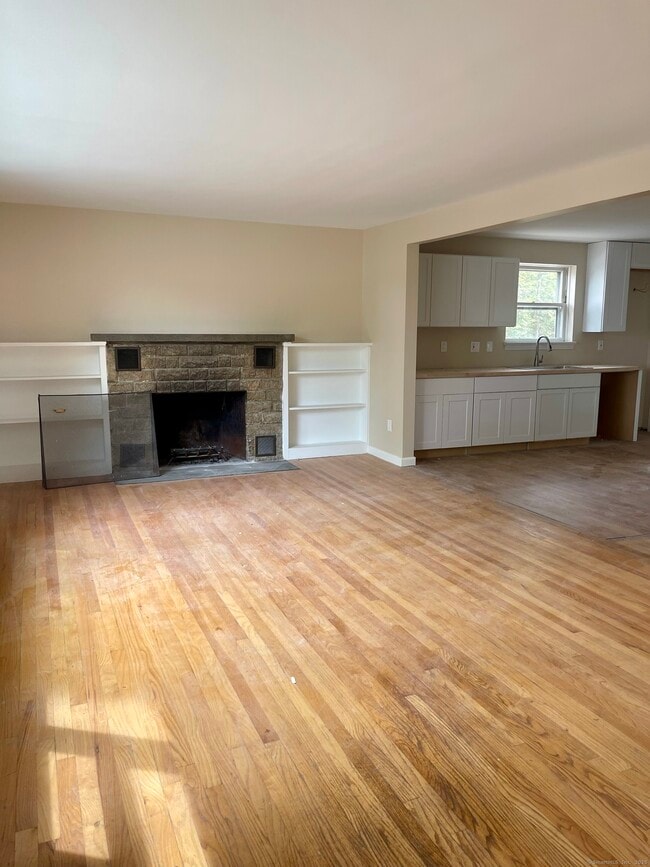 1345 Main St in Stratford, CT - Building Photo - Building Photo