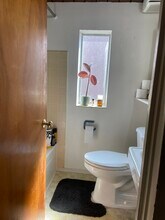 3246 NE 85th St, Unit #1 in Seattle, WA - Foto de edificio - Building Photo