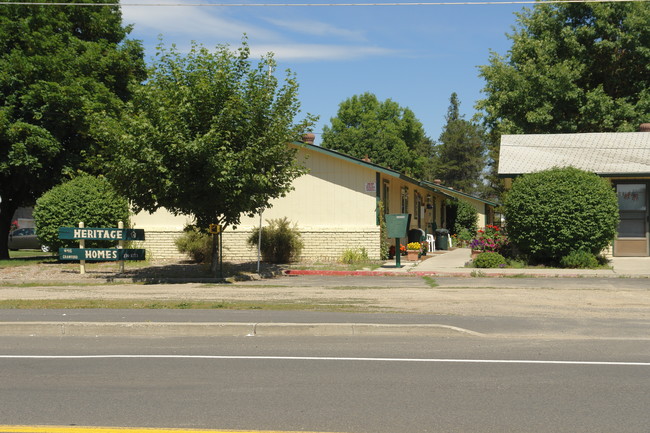 Heritage Homes in Deer Park, WA - Foto de edificio - Building Photo