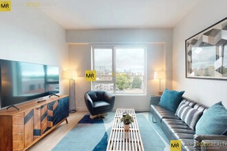 79 Brighton Ave, Unit 301 in Boston, MA - Foto de edificio - Building Photo