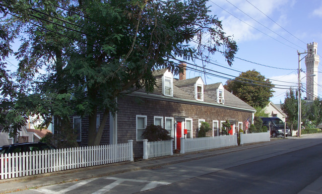 72 Bradford St in Provincetown, MA - Building Photo - Building Photo