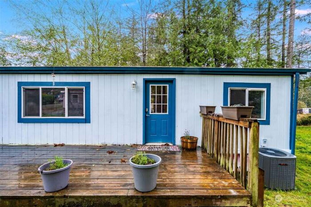 40 E Totten Pl in Shelton, WA - Foto de edificio