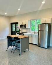 8677 Estate Dr in West Palm Beach, FL - Foto de edificio - Building Photo
