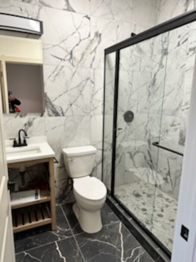 1114 W Grand Ave in Chicago, IL - Foto de edificio - Building Photo