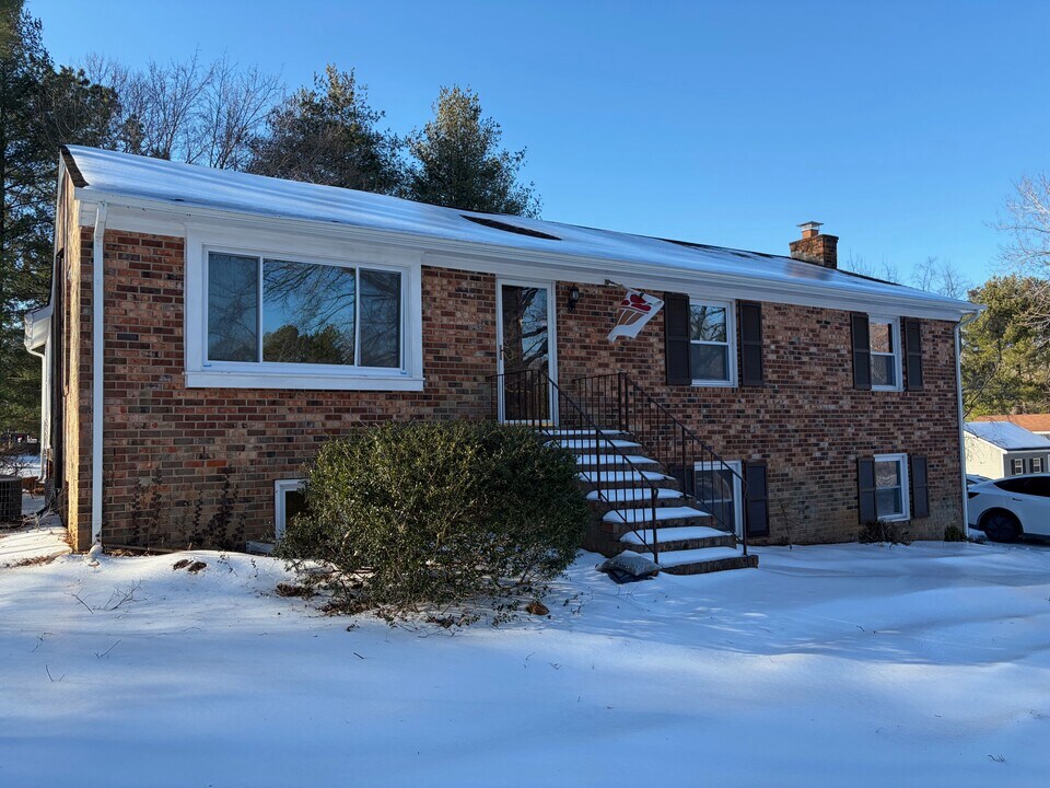 9150 Gregory Dr in Richmond, VA - Building Photo