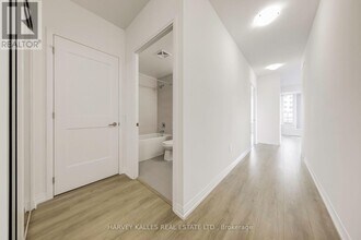 25 Holly St in Toronto, ON - Building Photo - Building Photo