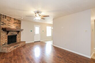 5907 Willow Crest Dr in Arlington, TX - Building Photo - Building Photo