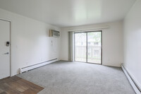 Glen Oaks Apartments in Muskegon, MI - Building Photo - Interior Photo