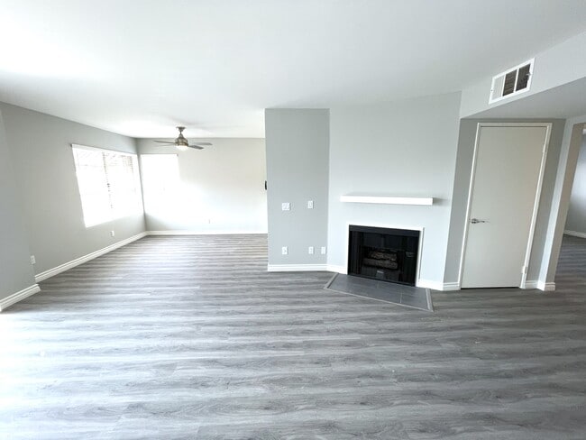 3445 Mentone Ave in Los Angeles, CA - Building Photo - Building Photo