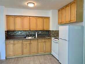 2400 NE 4th St in Pompano Beach, FL - Building Photo - Building Photo