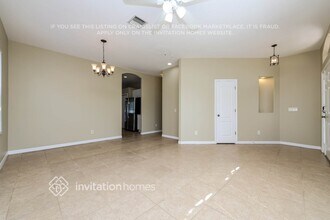 1827 Atlantic Dr in Ruskin, FL - Foto de edificio - Building Photo