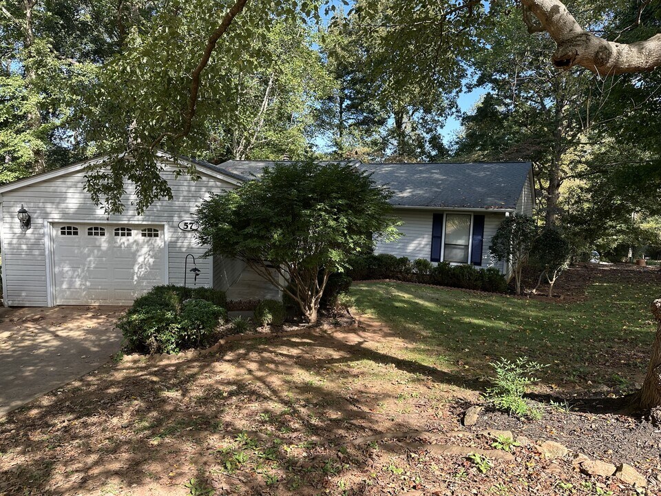 57 Doverdale Rd in Greenville, SC - Foto de edificio