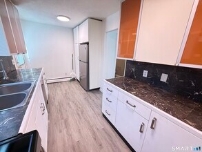 148 High Path Rd in Windsor, CT - Building Photo - Building Photo