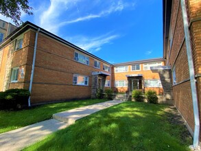 956-960 E 85th St in Chicago, IL - Building Photo - Primary Photo