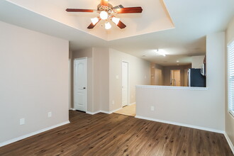 9614 Brandon Rock Lane in Houston, TX - Building Photo - Building Photo