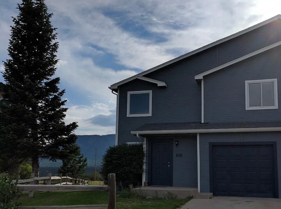 806 Century Ln in Monument, CO - Building Photo