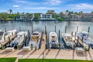 210 Captains Walk in Delray Beach, FL - Building Photo
