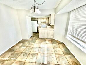 8203 Lynnhaven Ave in Lubbock, TX - Building Photo - Building Photo