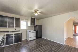 302 E Dunham Ave in Des Moines, IA - Building Photo - Building Photo