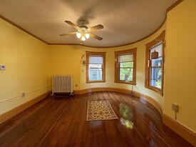 593 Cambridge St, Unit #2 in Boston, MA - Foto de edificio - Building Photo