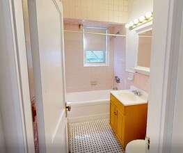 1776 Beacon St, Unit 6 in Brookline, MA - Building Photo - Building Photo