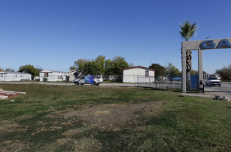 Garden Valley Mobile Home Estates in San Antonio, TX - Foto de edificio - Building Photo