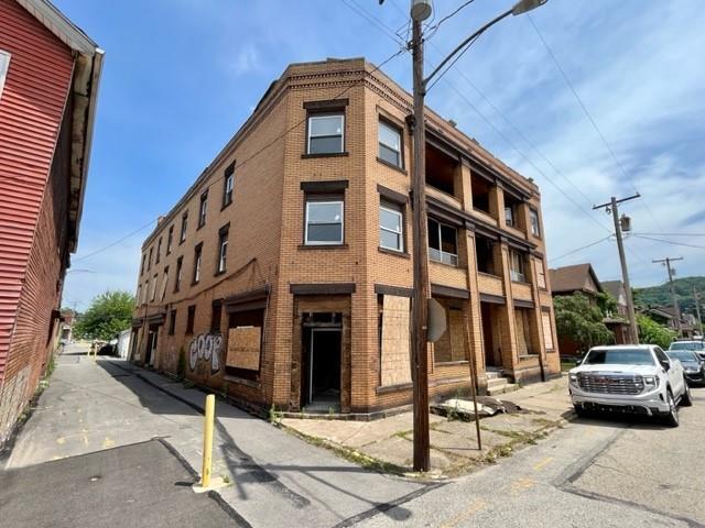 49 Walnut St in Natrona Heights, PA - Building Photo