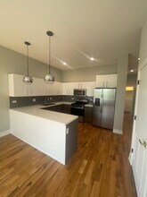 1300 Jefferson St in Des Plaines, IL - Foto de edificio - Building Photo