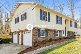 4441 Fernbrook Dr in Winston-Salem, NC - Building Photo - Building Photo