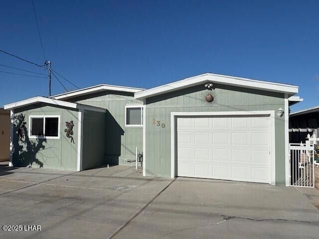 property at 230 E Riverfront Dr