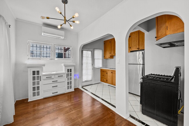 property at 647 N Spaulding Ave
