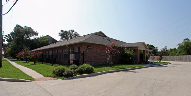 Friendship House in Gretna, LA - Building Photo - Building Photo