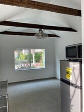 1005 Cortez St in Coral Gables, FL - Foto de edificio - Building Photo